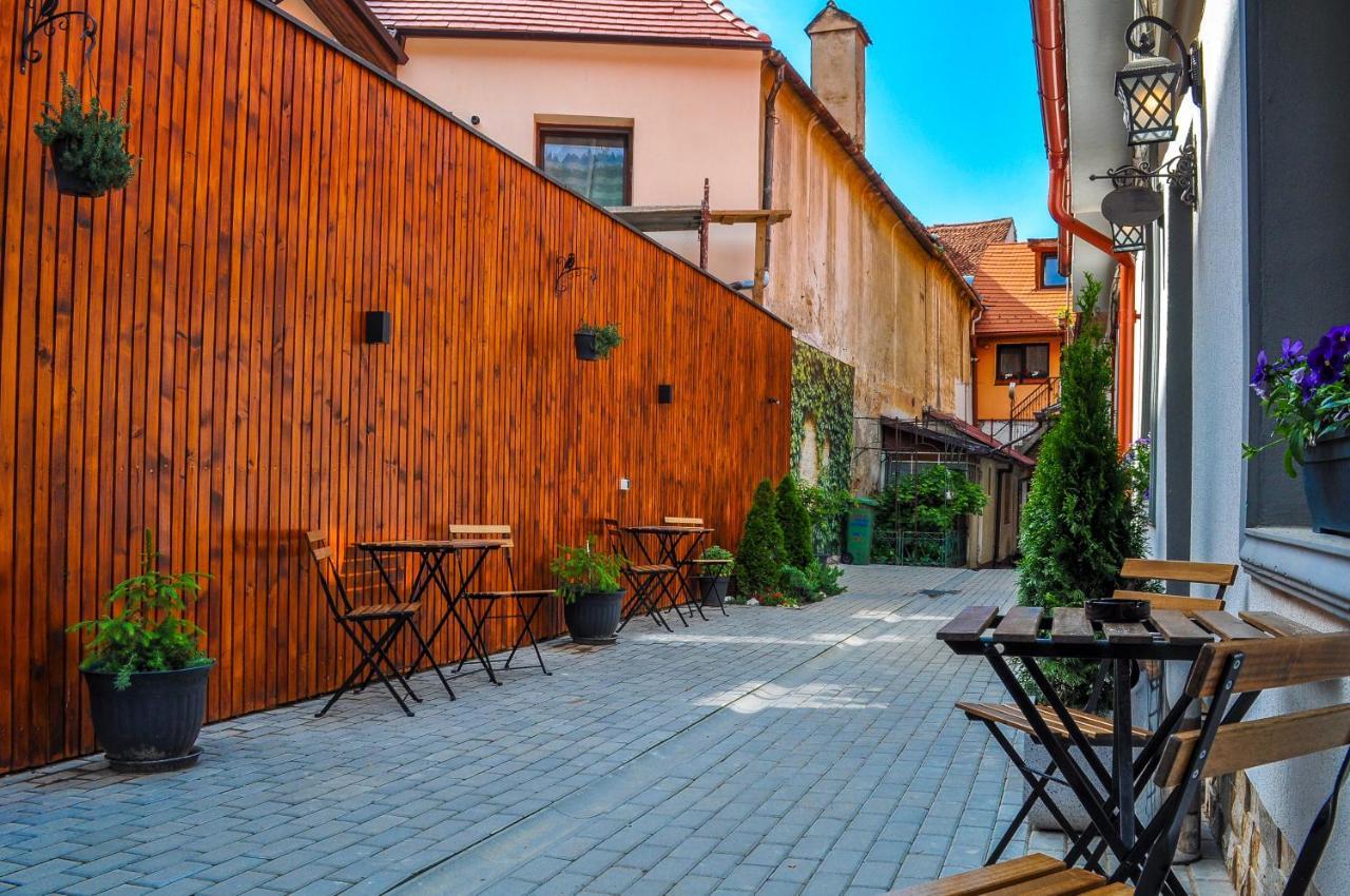 Dallure House Boutique Брашов Экстерьер фото