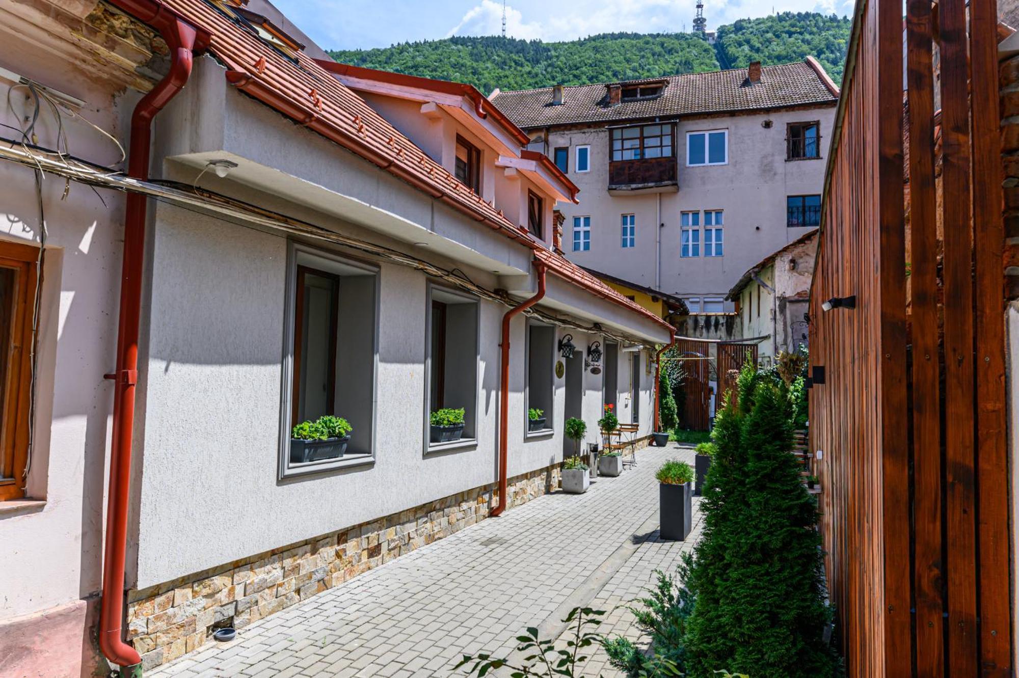 Dallure House Boutique Брашов Экстерьер фото