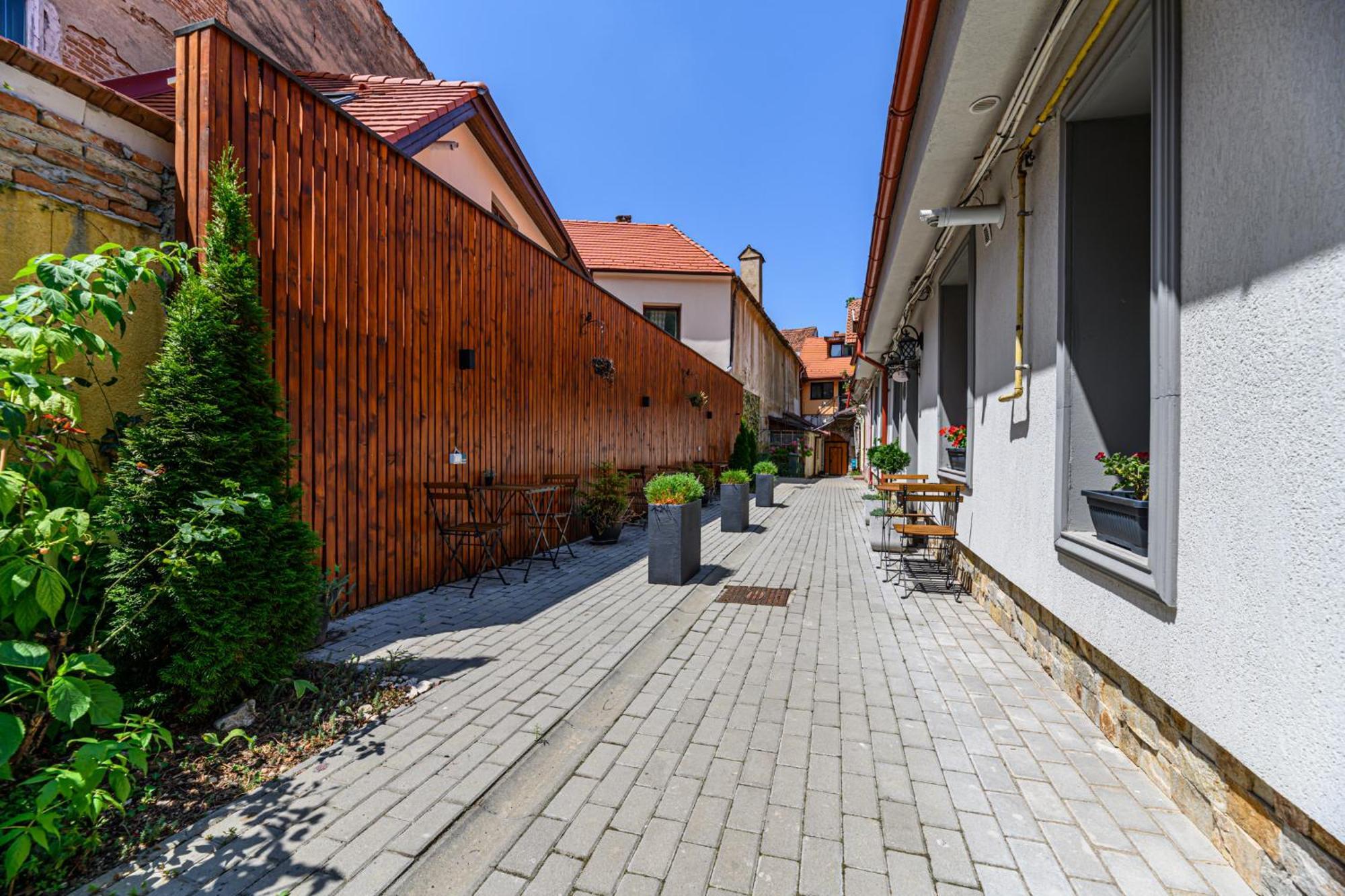 Dallure House Boutique Брашов Экстерьер фото