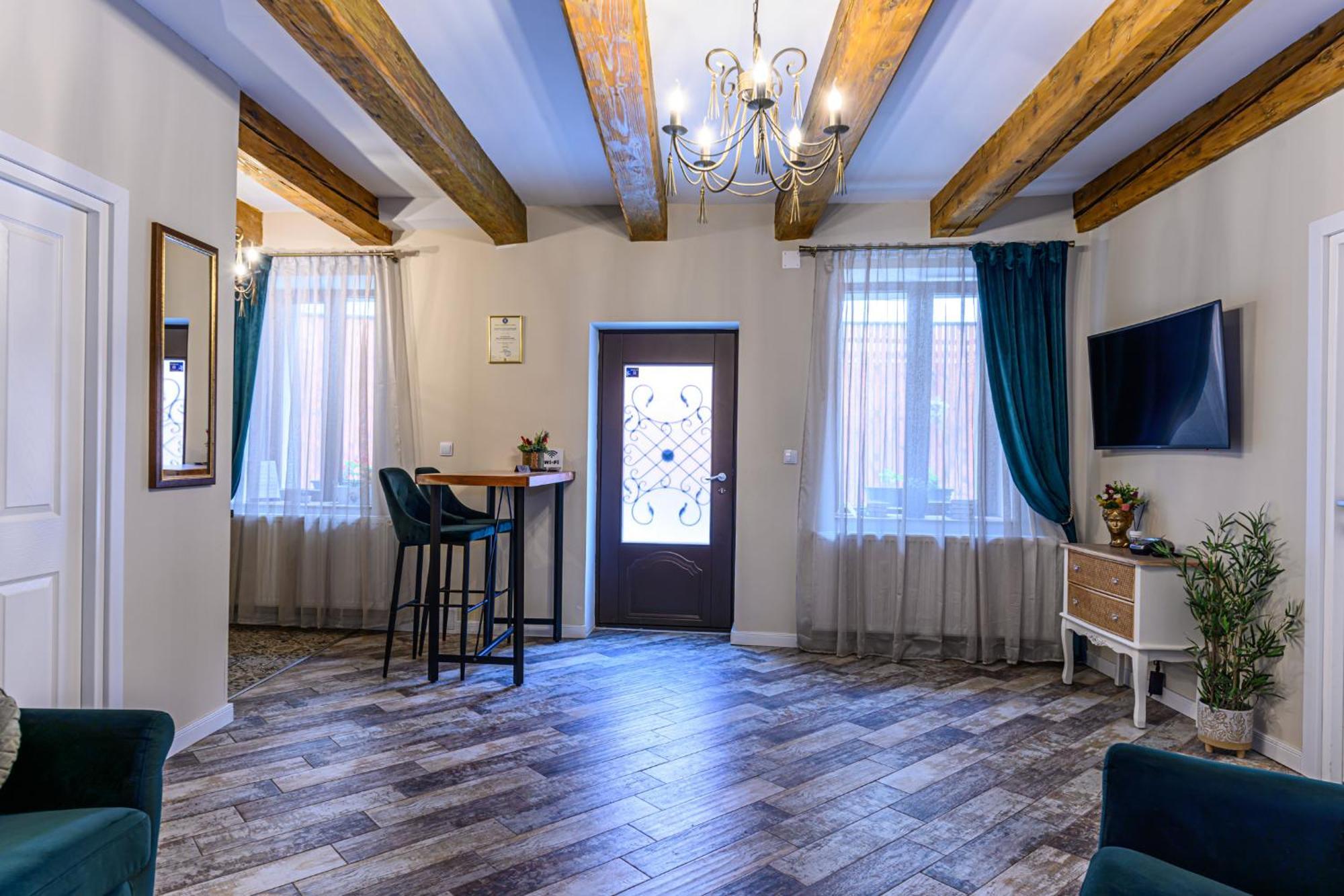 Dallure House Boutique Брашов Экстерьер фото